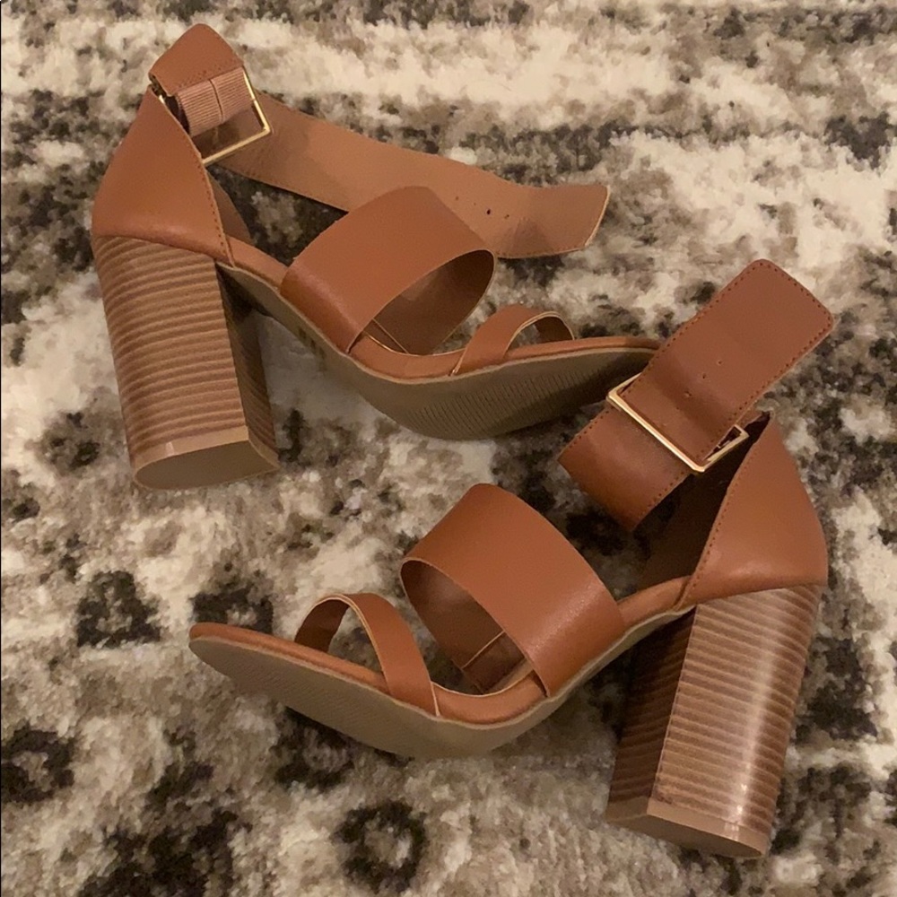 Brand new brown Wedges